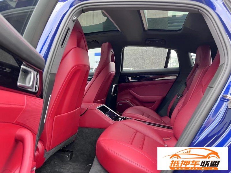  21年保時(shí)捷帕納梅拉轎車 