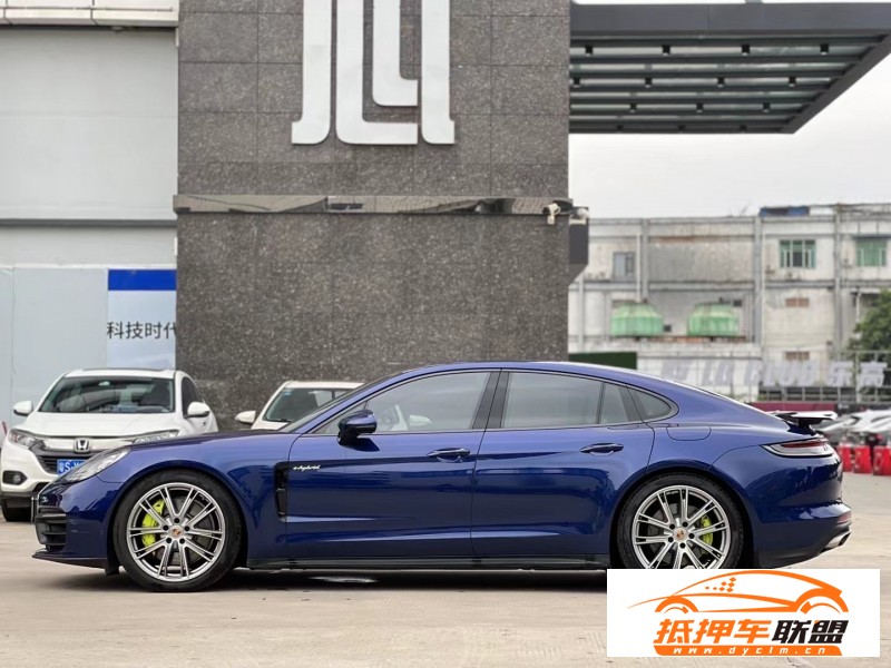  21年保時(shí)捷帕納梅拉轎車 