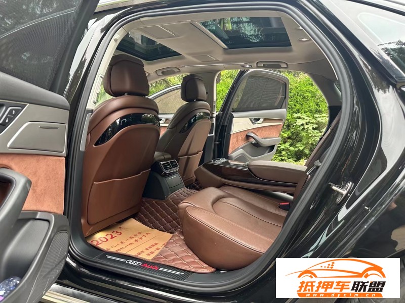  17年奧迪A8轎車 