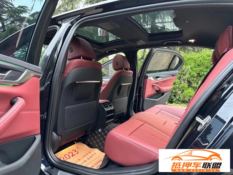  21年寶馬5系轎車 