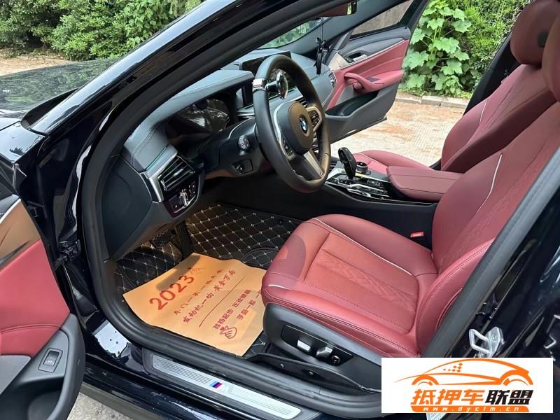  21年寶馬5系轎車 