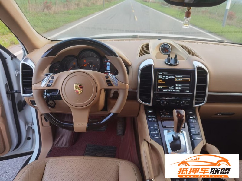  14年保時(shí)捷卡宴SUV 
