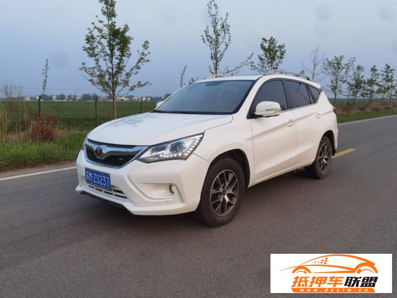  18年比亞迪宋轎車 
