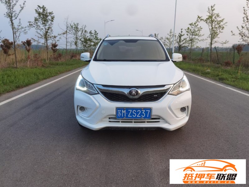  18年比亞迪宋轎車 