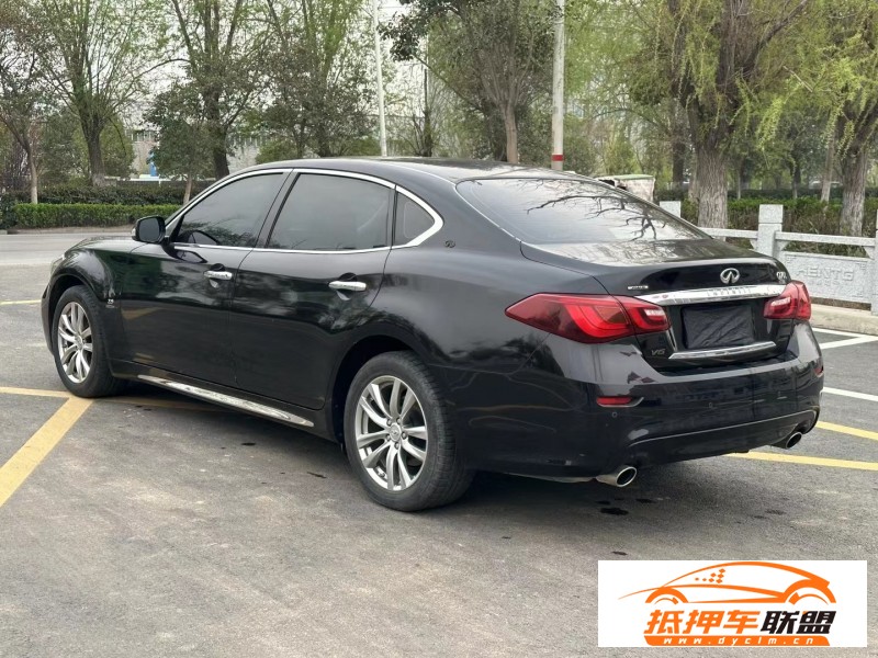  18年英菲尼迪Q70轎車 