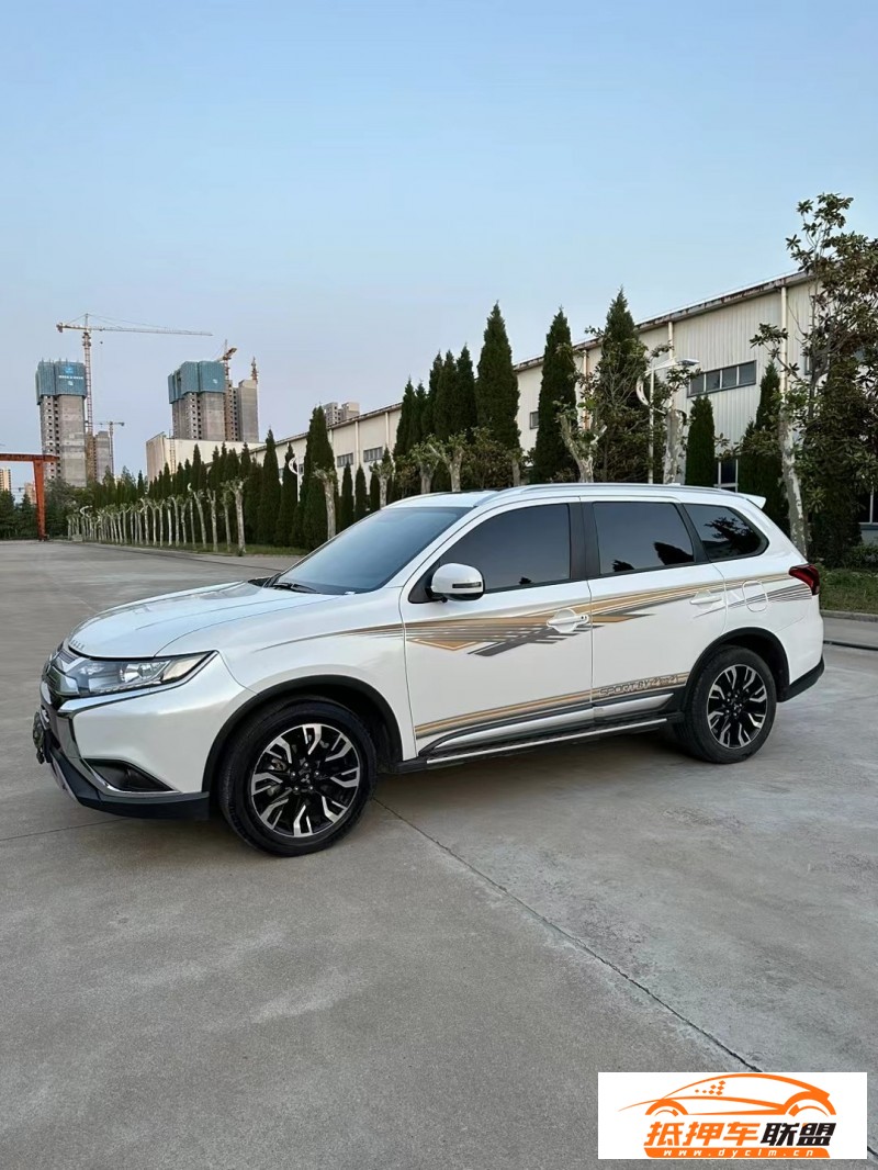  20年三菱歐藍(lán)德轎車 