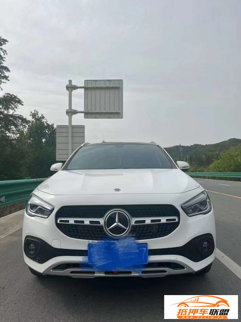  21年奔馳GLA轎車 