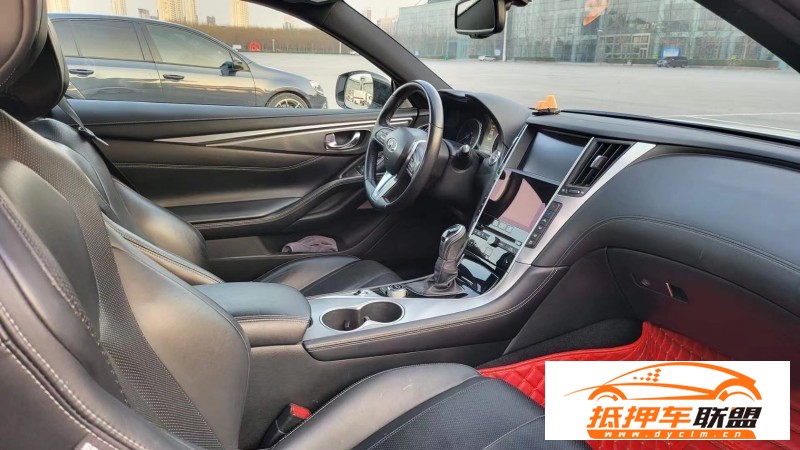  17年英菲尼迪Q60轎車 