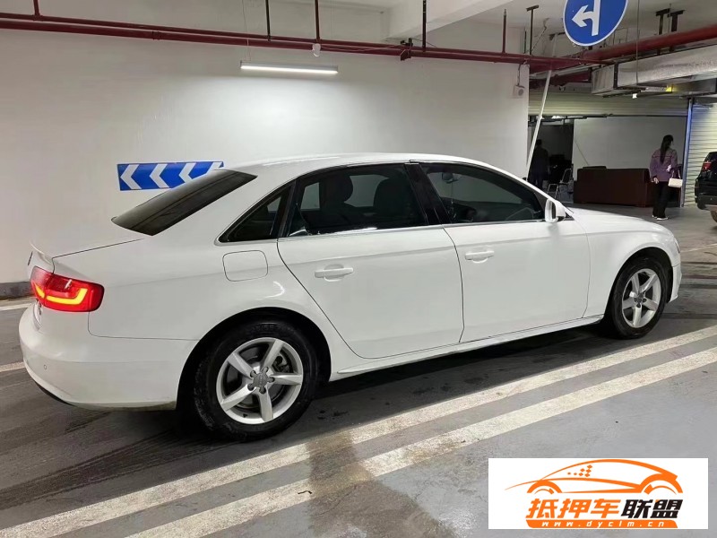  16年奧迪A4轎車 