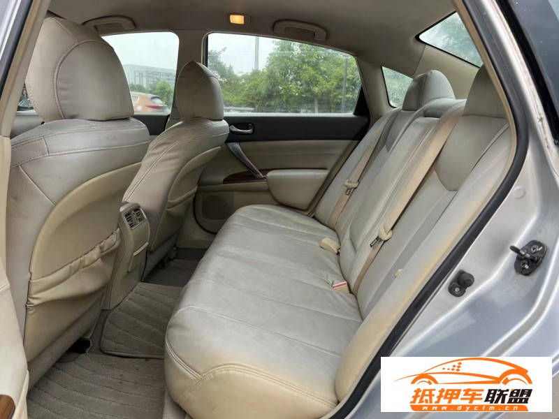  11年日產(chǎn)天籟轎車 