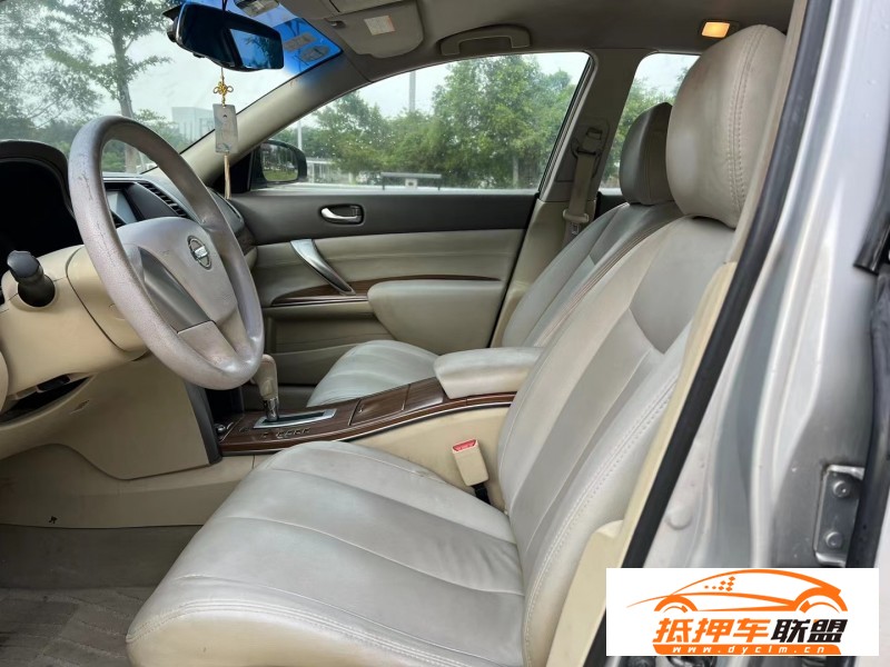  11年日產(chǎn)天籟轎車 
