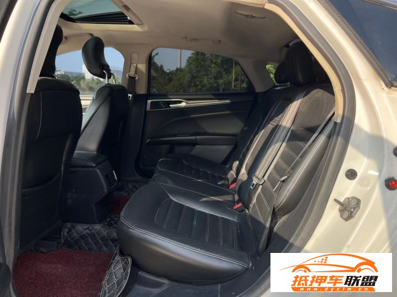  17年福特蒙迪歐轎車 