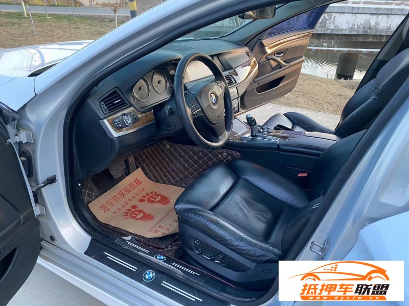  11年寶馬5系轎車 