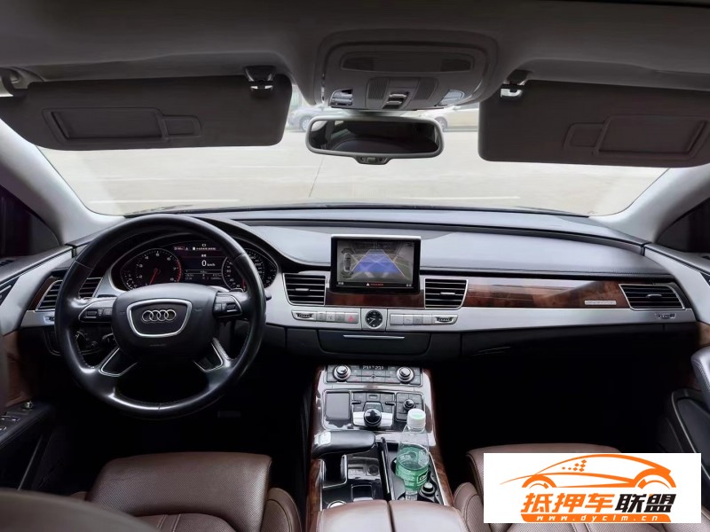  12年奧迪A8轎車 