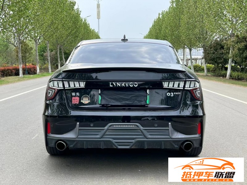  19年領(lǐng)克03轎車 