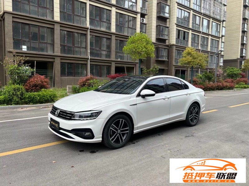  22年大眾凌渡轎車 