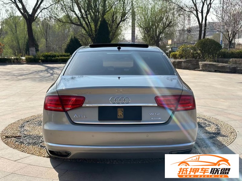  13年奧迪A8轎車 