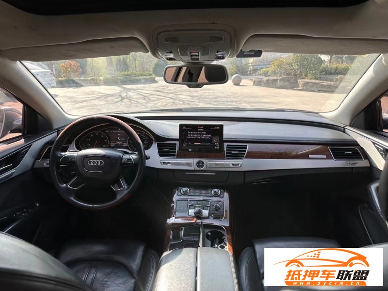  13年奧迪A8轎車 