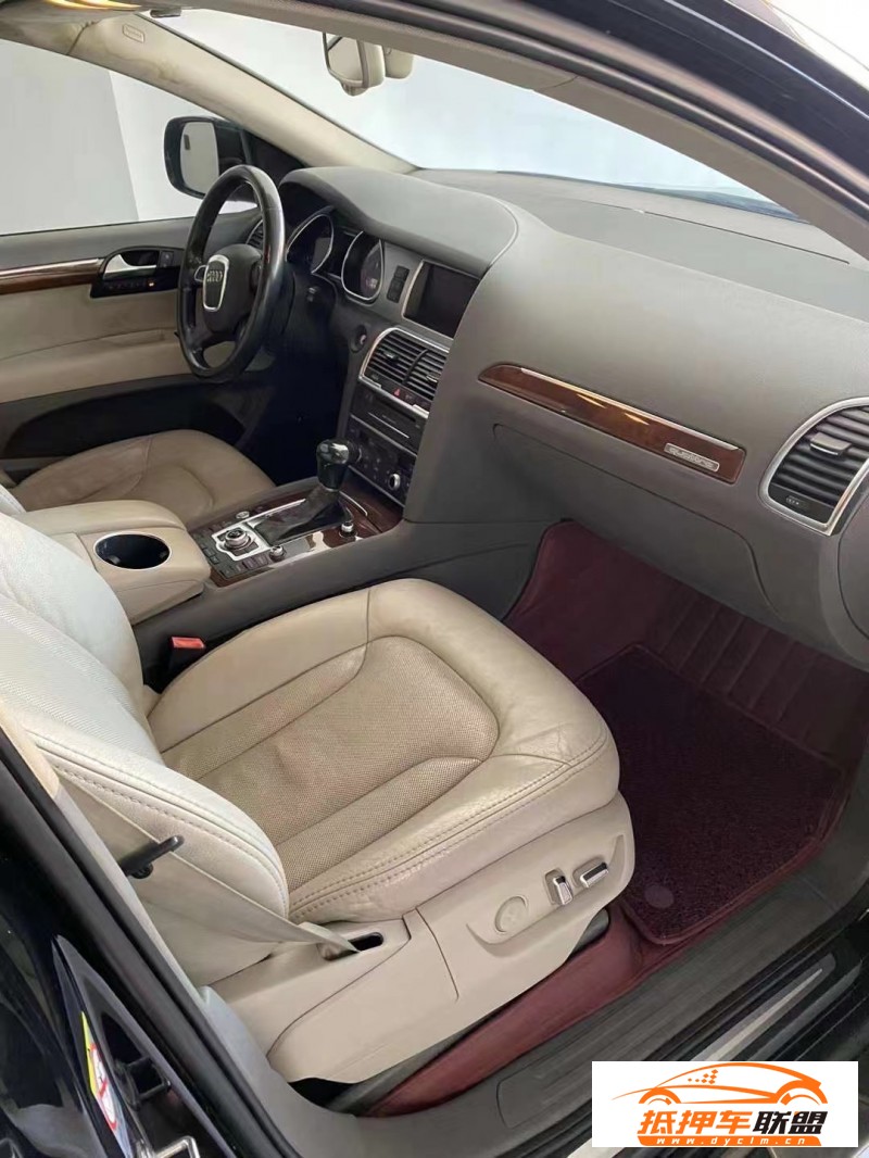  11年奧迪Q7轎車 