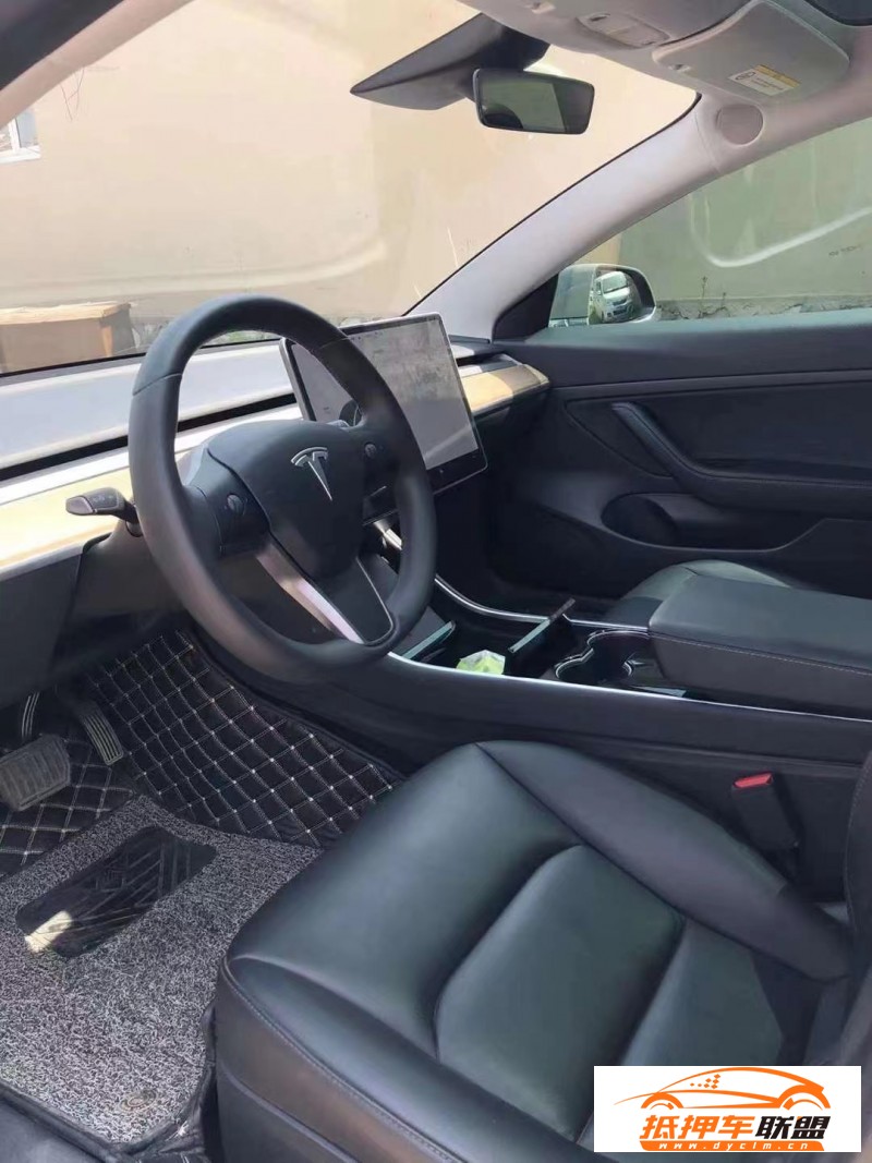  20年特斯拉MODEL 3轎車 