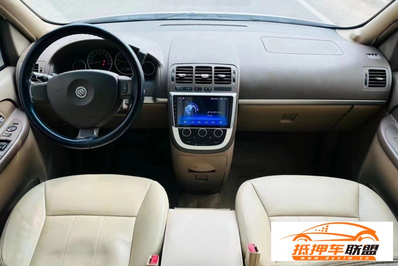  16年別克GL8轎車 