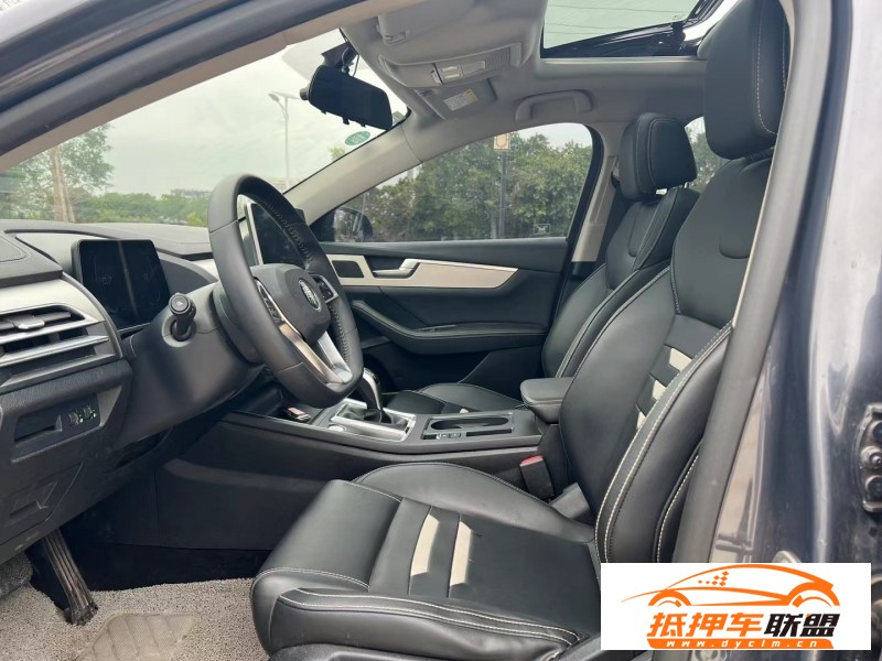  19年比亞迪秦轎車 