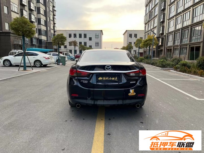  15年馬自達阿特茲轎車 
