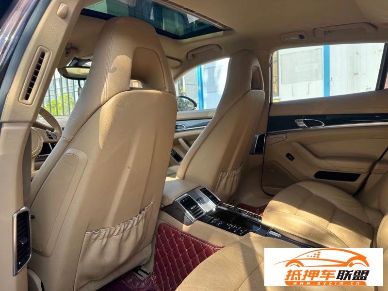  14年保時(shí)捷卡宴轎車(chē) 