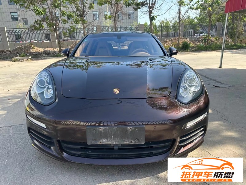  14年保時(shí)捷卡宴轎車(chē) 