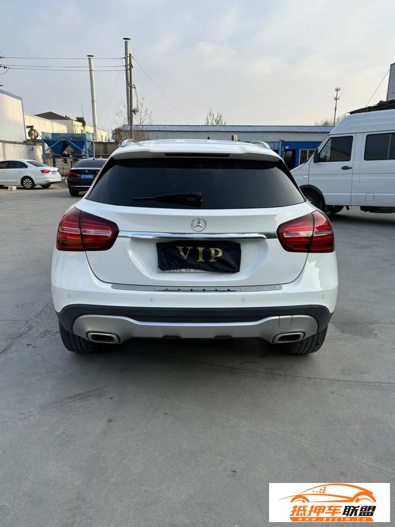  19年奔馳GLA轎車 