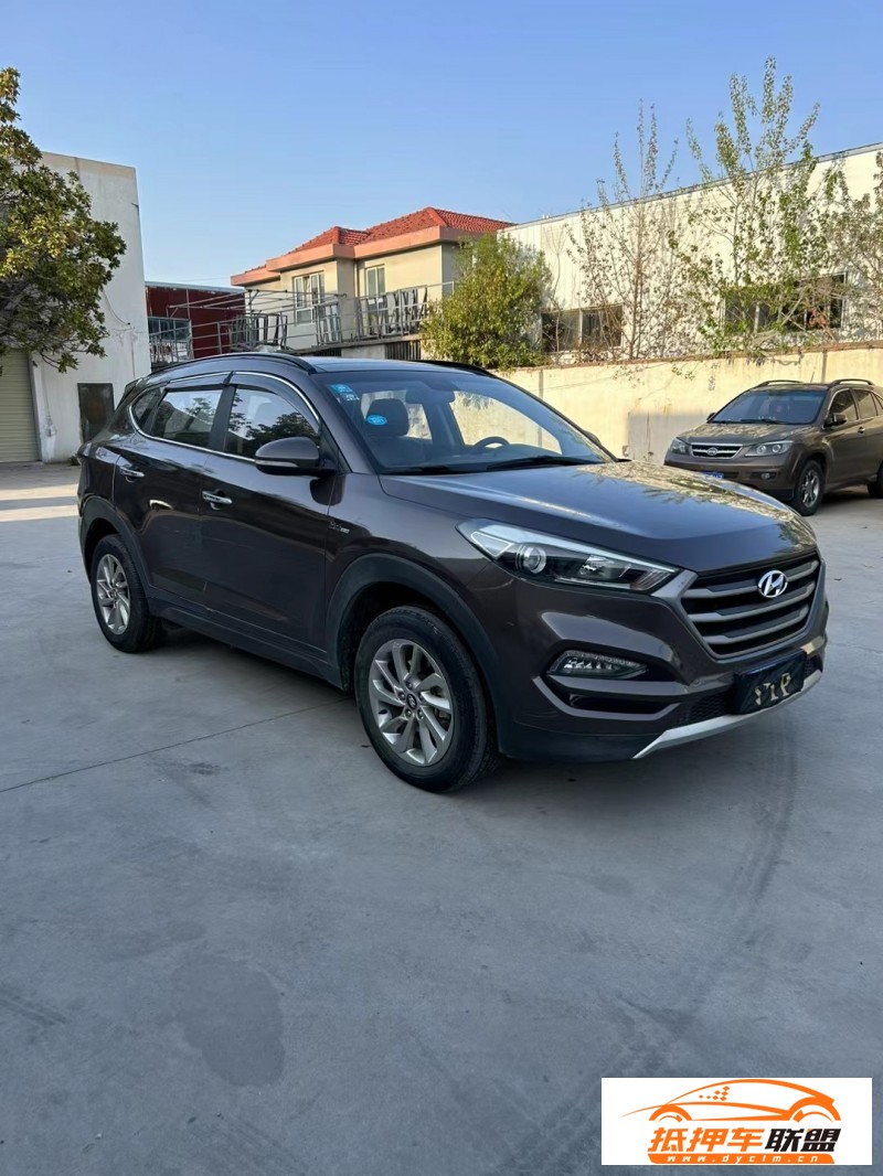  18年現(xiàn)代途勝轎車 