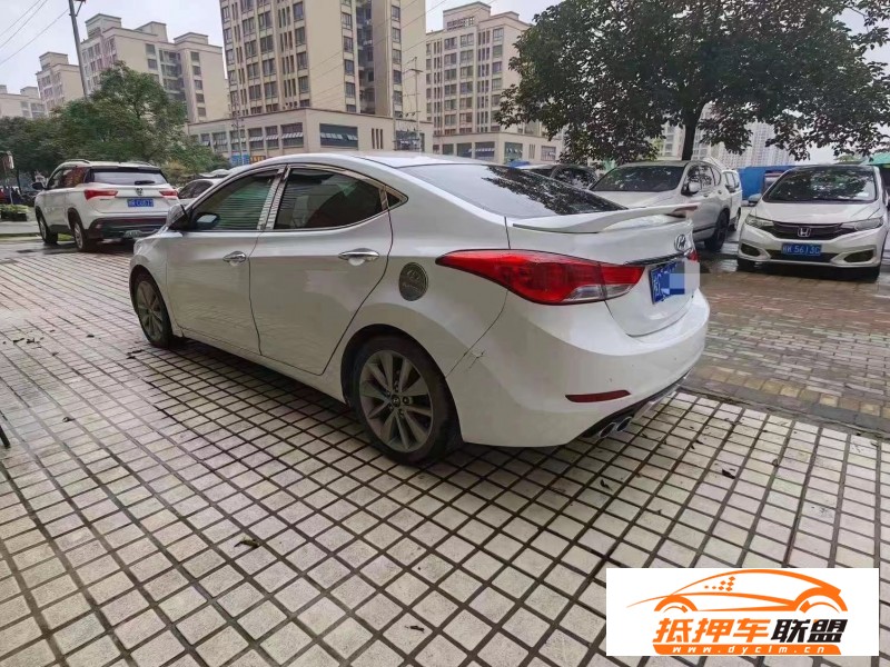  16年現(xiàn)代朗動(dòng)轎車 