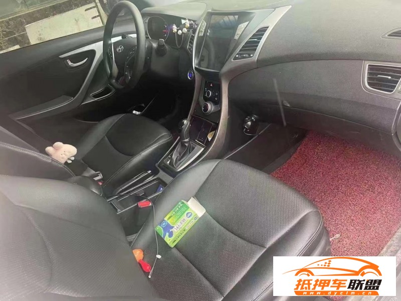  16年現(xiàn)代朗動(dòng)轎車 