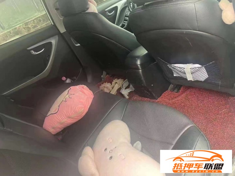  16年現(xiàn)代朗動(dòng)轎車 
