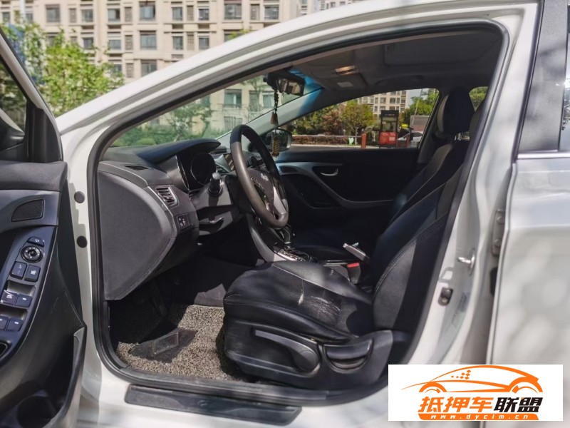  15年現(xiàn)代朗動轎車 