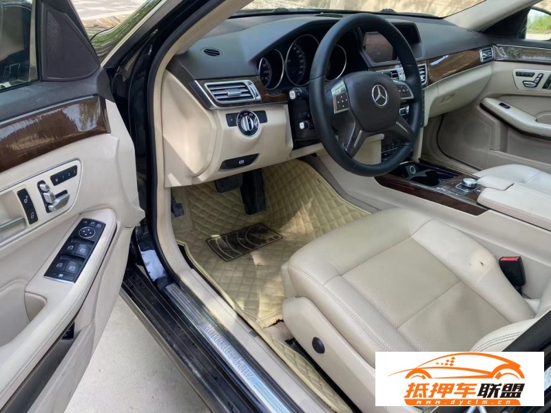  14年奔馳E轎車 