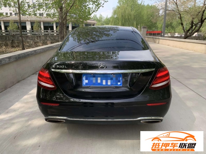  18年奔馳E轎車 