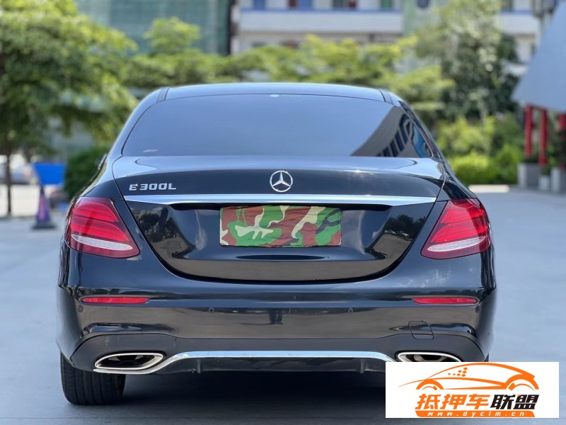  17年奔馳E轎車 