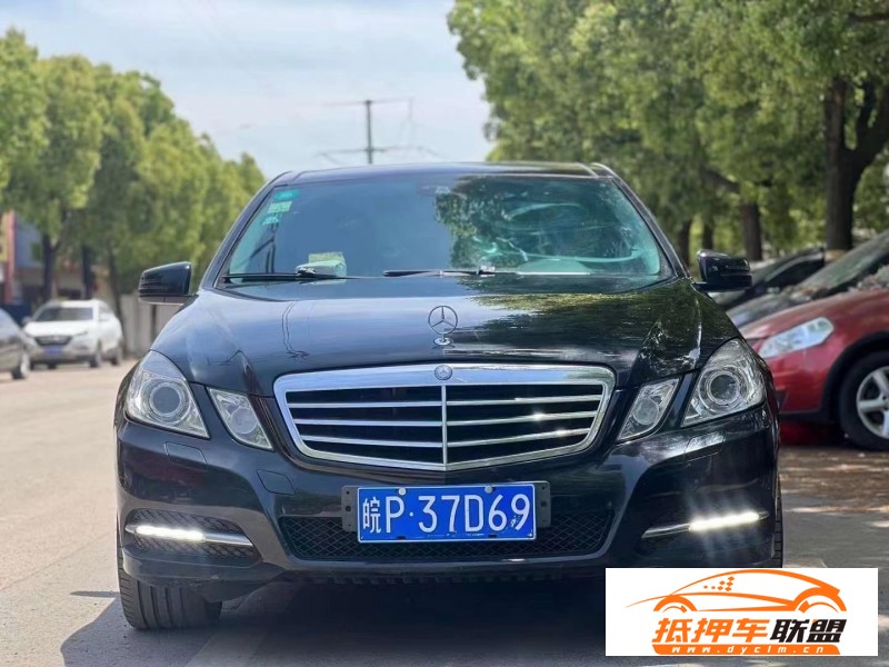  12年奔馳E轎車 