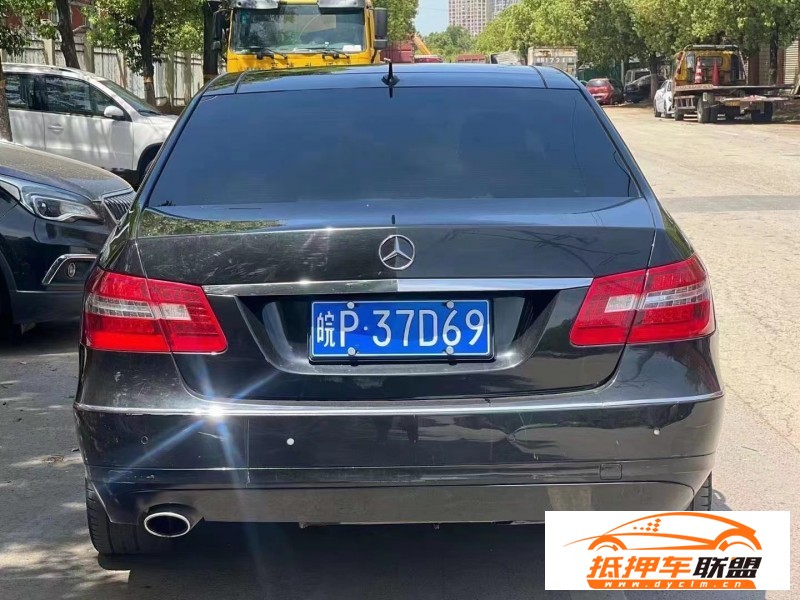  12年奔馳E轎車 