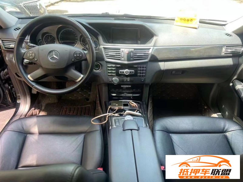  12年奔馳E轎車 