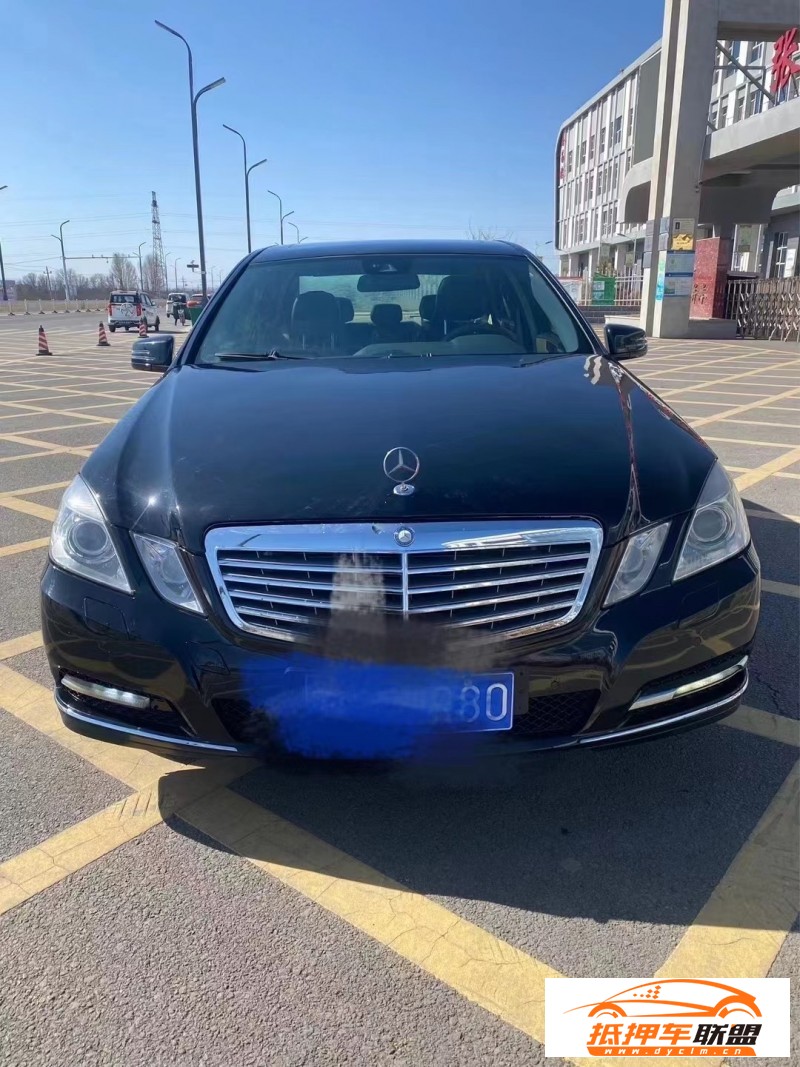  11年奔馳E轎車 