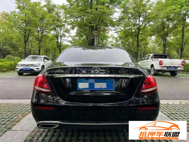  19年奔馳E轎車 