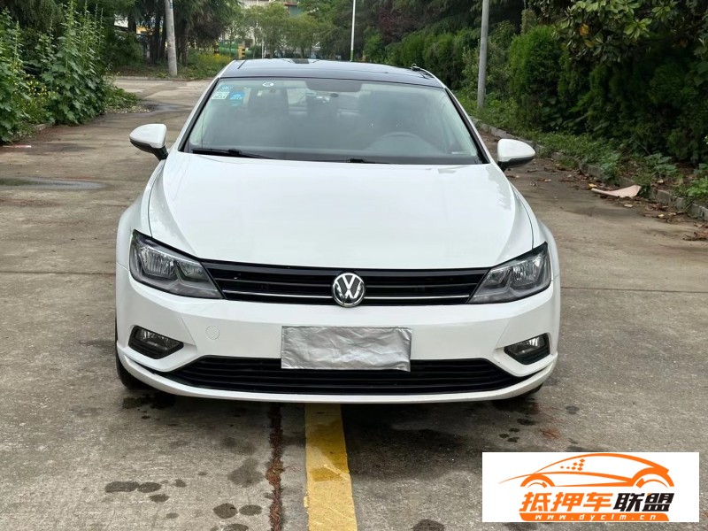  17年大眾凌渡轎車 