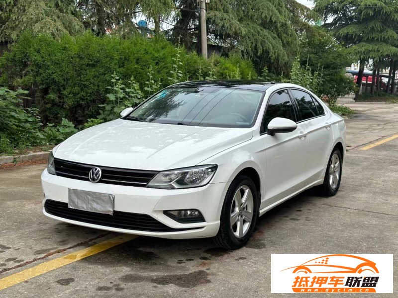  17年大眾凌渡轎車 