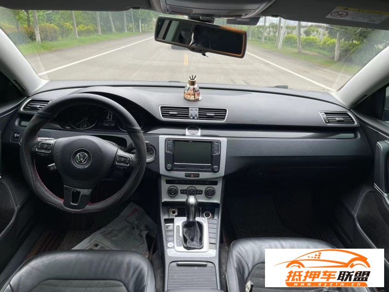  16年大眾邁騰轎車 