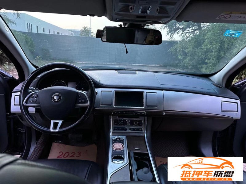  15年捷豹XF轎車 