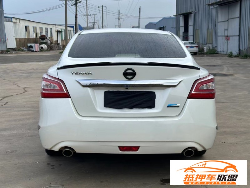  15年日產(chǎn)天籟轎車 