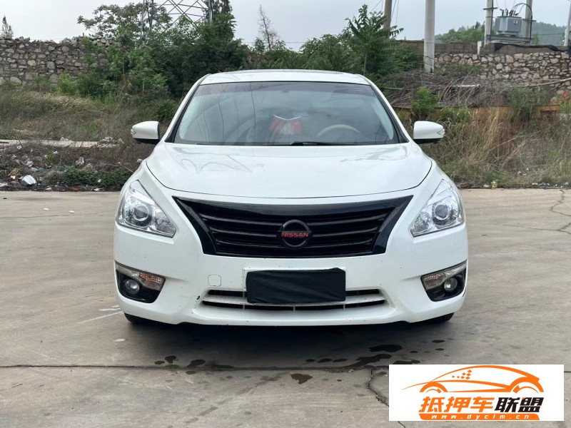  15年日產(chǎn)天籟轎車 