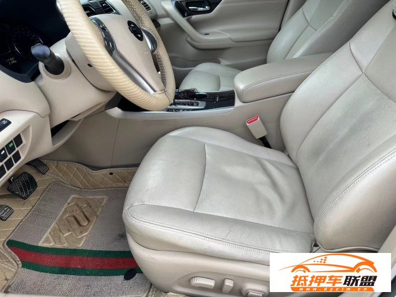  15年日產(chǎn)天籟轎車 